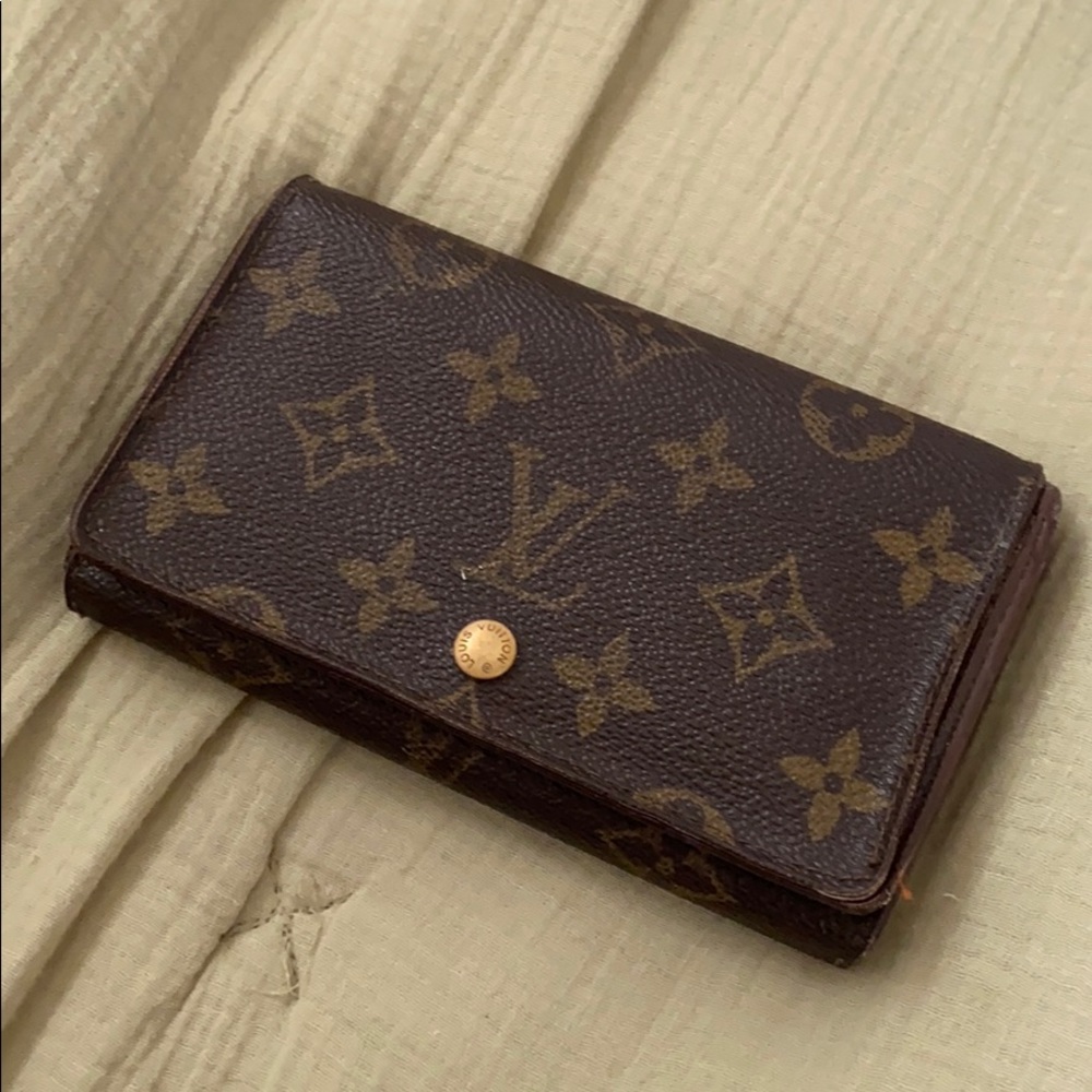 Vintage LV wallet